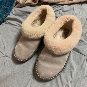 Size 10 UGG slippers